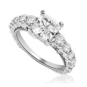 Engagement Ring With Princess Cut Diamond & Melee
